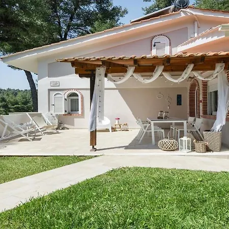 Ekatis In Sani Sani (Chalkidiki)